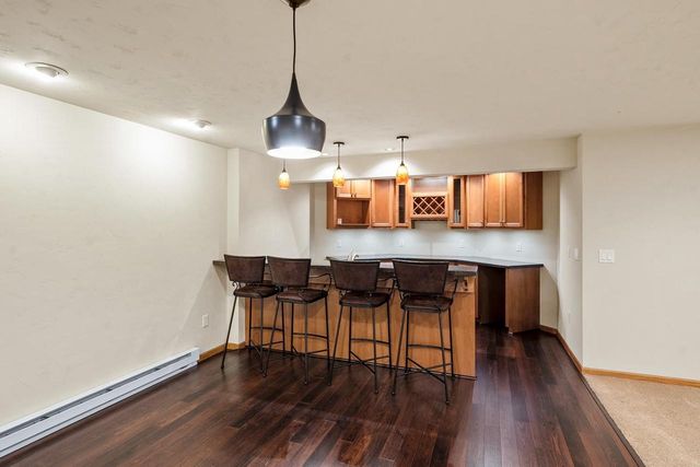 1568 KINGSWOOD DRIVE, Neenah, WI 54956