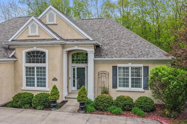 1568 KINGSWOOD DRIVE, Neenah, WI 54956