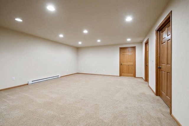 1568 KINGSWOOD DRIVE, Neenah, WI 54956