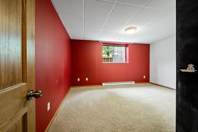 1568 KINGSWOOD DRIVE, Neenah, WI 54956