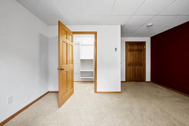 1568 KINGSWOOD DRIVE, Neenah, WI 54956
