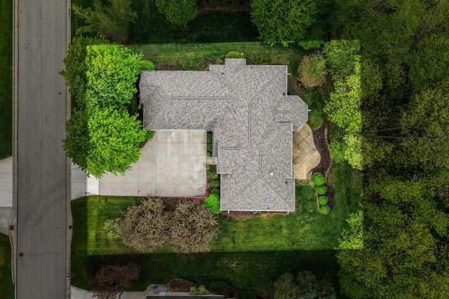 1568 KINGSWOOD DRIVE, Neenah, WI 54956
