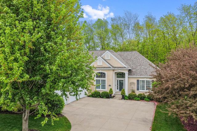 1568 KINGSWOOD DRIVE, Neenah, WI 54956
