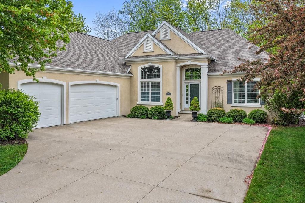 1568 KINGSWOOD DRIVE, Neenah, WI 54956