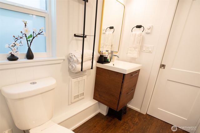 450 Mt Jupiter Pl, Hoodsport, WA 98548