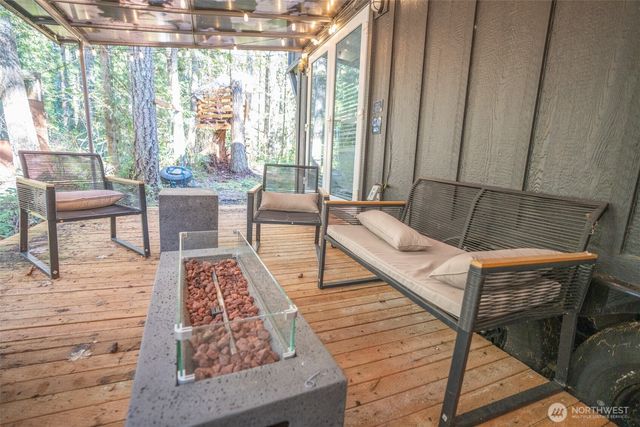 450 Mt Jupiter Pl, Hoodsport, WA 98548