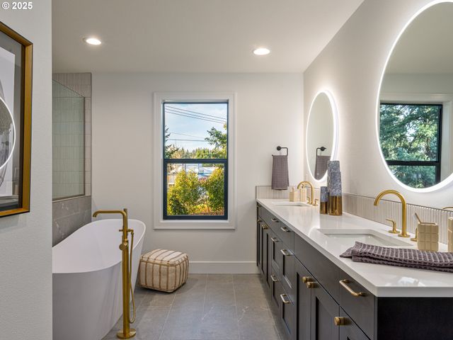 5650 LAKEVIEW Blvd, Lake Oswego, OR 97035
