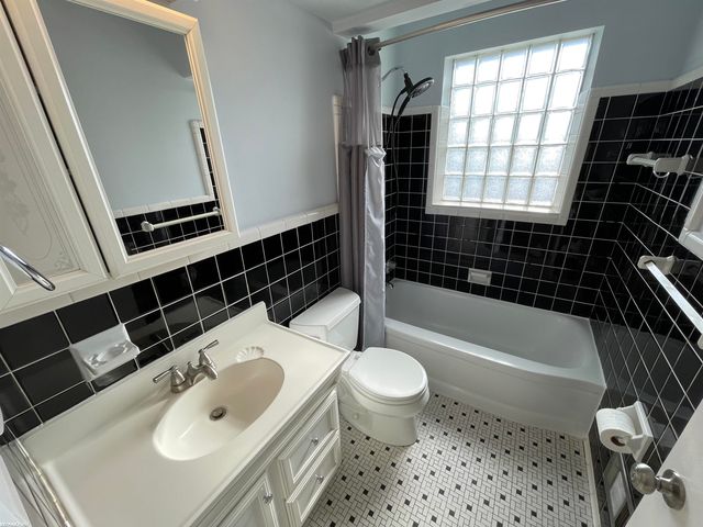 22225 Love Street, Saint Clair Shores, MI 48082