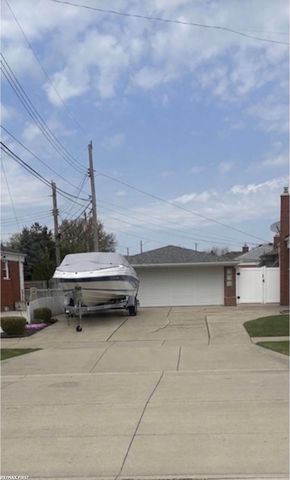 22225 Love Street, Saint Clair Shores, MI 48082