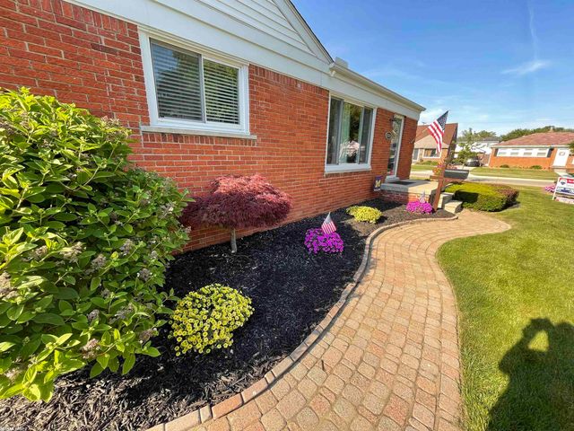 22225 Love Street, Saint Clair Shores, MI 48082