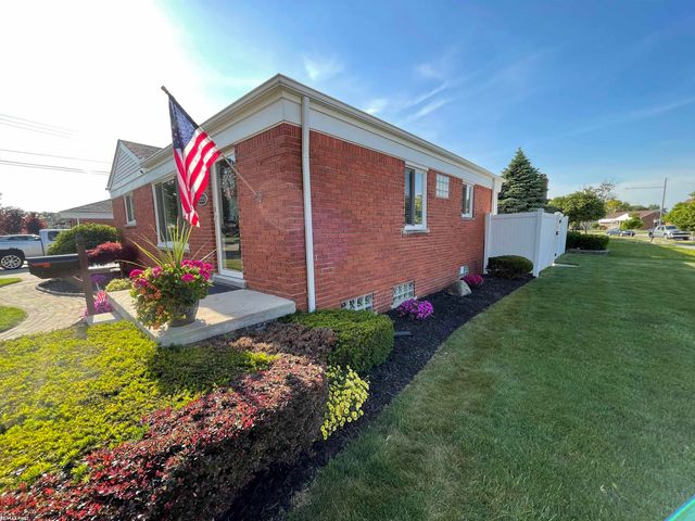 22225 Love Street, Saint Clair Shores, MI 48082
