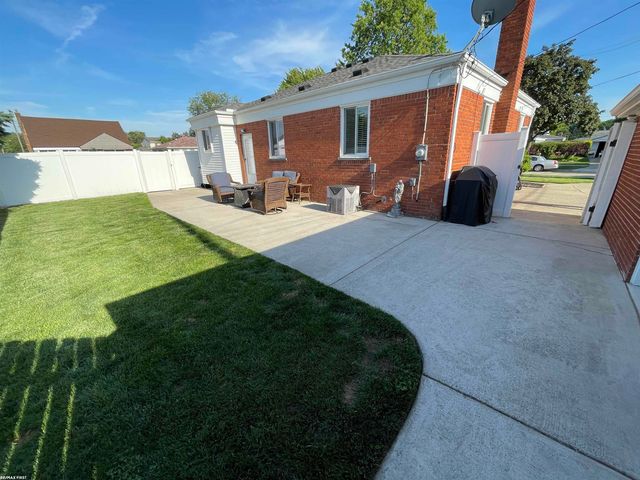 22225 Love Street, Saint Clair Shores, MI 48082