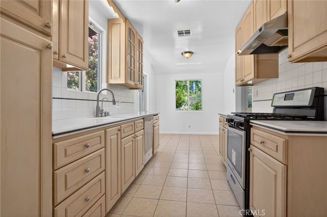 19431 Enadia, Reseda, CA 91335