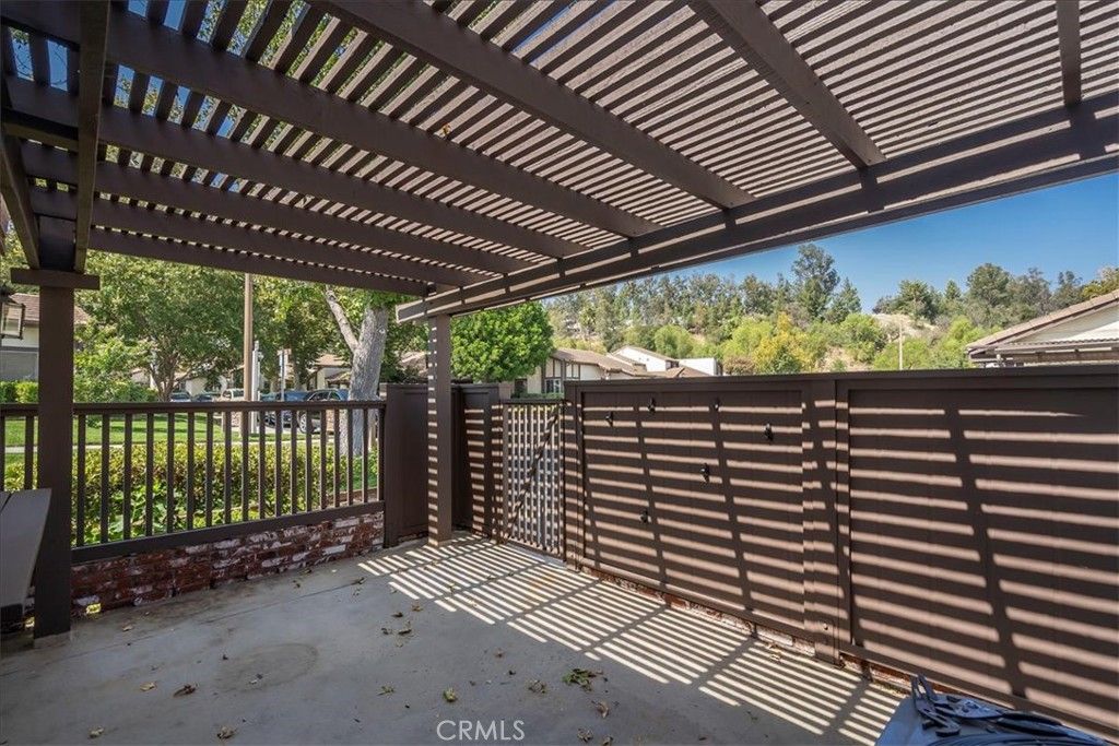 Image 10 of property listing at 24698 Sand Wedge, Valencia, CA 91355