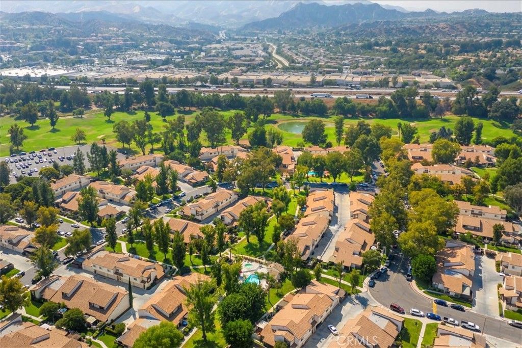 Image 23 of property listing at 24698 Sand Wedge, Valencia, CA 91355