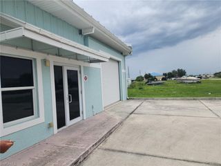 1007 NE 7th TER, Cape Coral, FL 33909