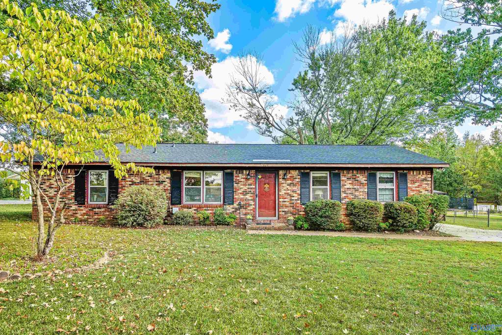 17320 Brownsferry Road, Athens, AL 35611