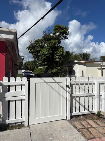 626 Minnesota Street, Lantana, FL 33462