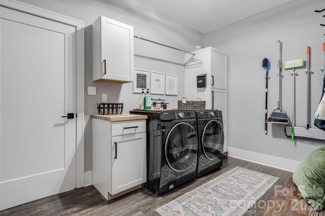 67 Apple Meadow Court, Hendersonville, NC 28739