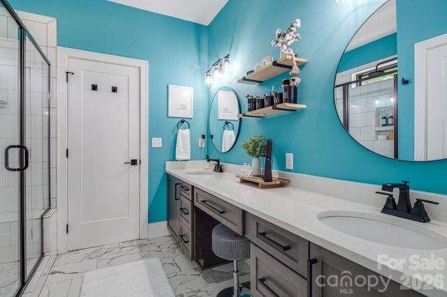 67 Apple Meadow Court, Hendersonville, NC 28739