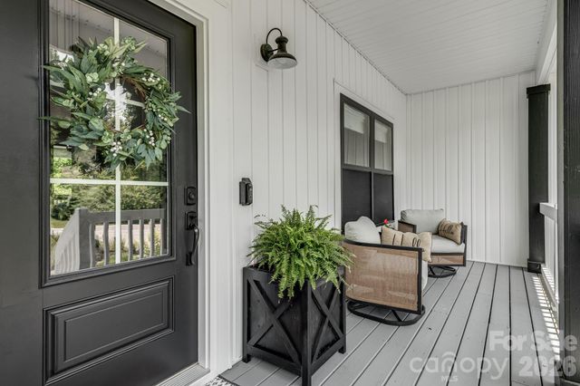 67 Apple Meadow Court, Hendersonville, NC 28739