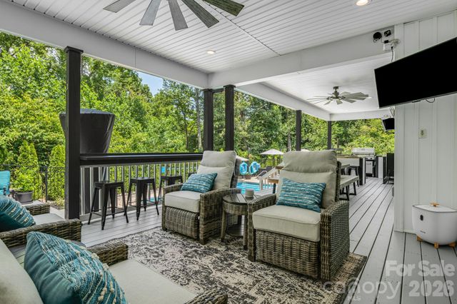 67 Apple Meadow Court, Hendersonville, NC 28739