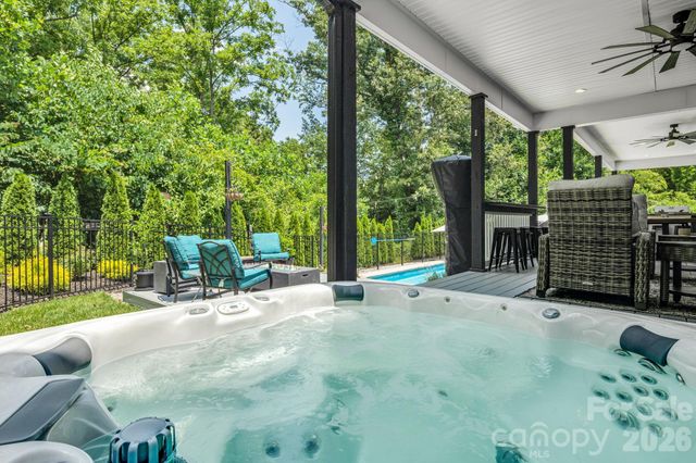 67 Apple Meadow Court, Hendersonville, NC 28739