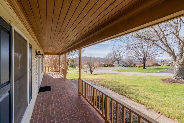 4106 Falling Creek DR, Vinton, VA 24179