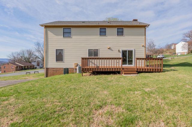 4106 Falling Creek DR, Vinton, VA 24179