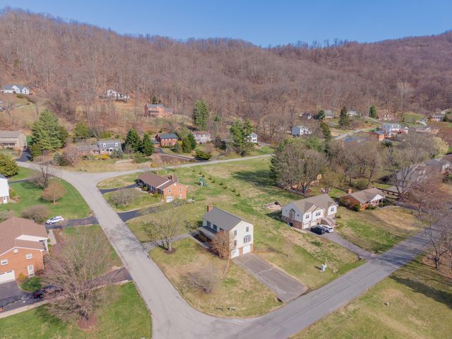4106 Falling Creek DR, Vinton, VA 24179