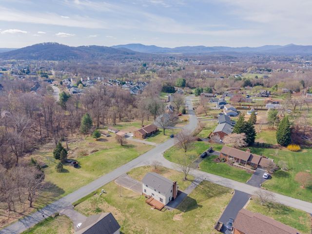 4106 Falling Creek DR, Vinton, VA 24179