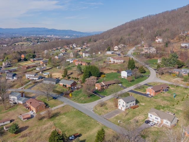 4106 Falling Creek DR, Vinton, VA 24179