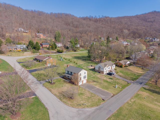 4106 Falling Creek DR, Vinton, VA 24179