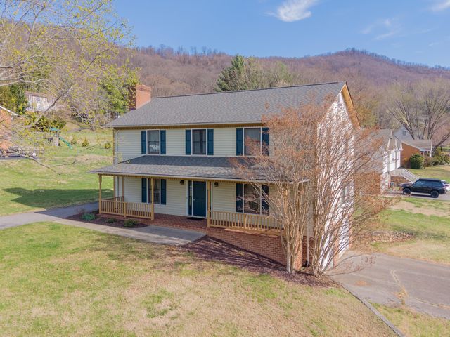 4106 Falling Creek DR, Vinton, VA 24179