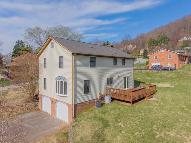 4106 Falling Creek DR, Vinton, VA 24179