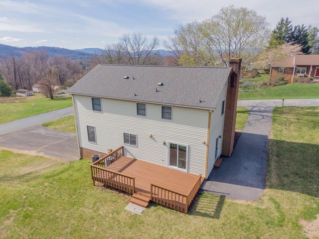 4106 Falling Creek DR, Vinton, VA 24179