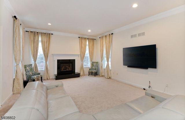 10 Raker Ct, Hillsborough Twp., NJ 08844