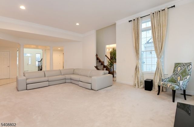 10 Raker Ct, Hillsborough Twp., NJ 08844