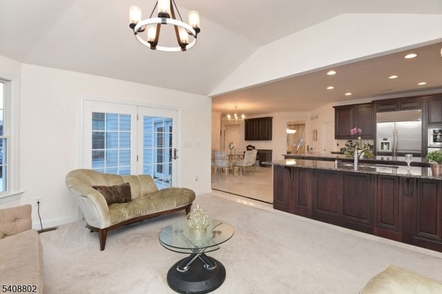 10 Raker Ct, Hillsborough Twp., NJ 08844