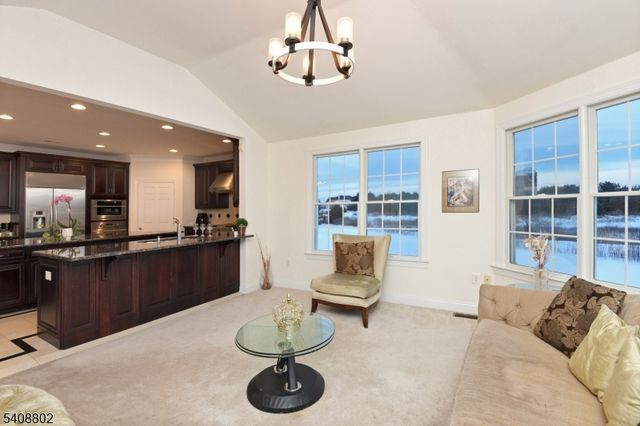 10 Raker Ct, Hillsborough Twp., NJ 08844