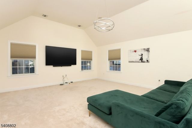 10 Raker Ct, Hillsborough Twp., NJ 08844