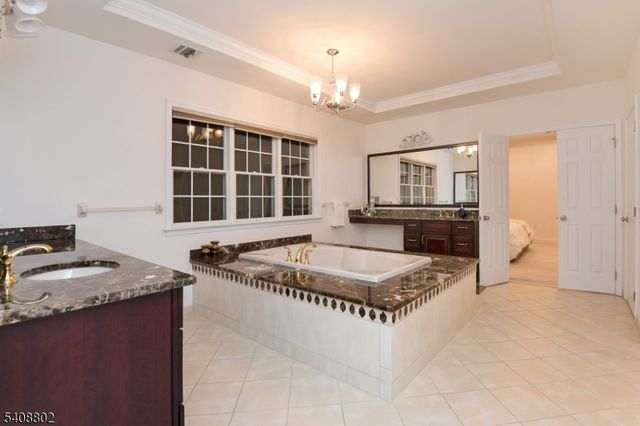 10 Raker Ct, Hillsborough Twp., NJ 08844