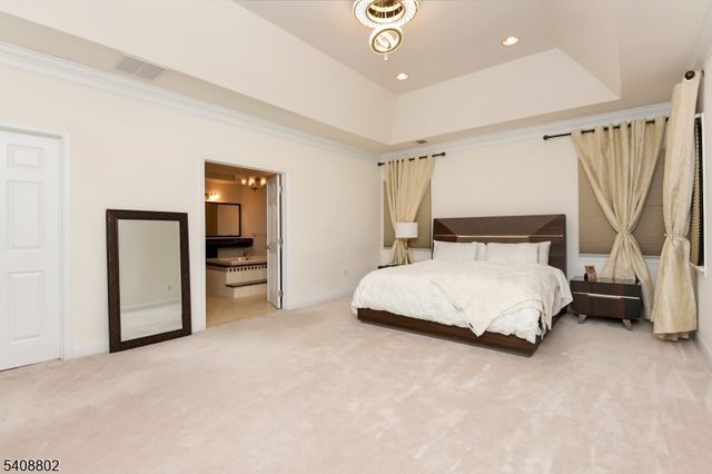 10 Raker Ct, Hillsborough Twp., NJ 08844