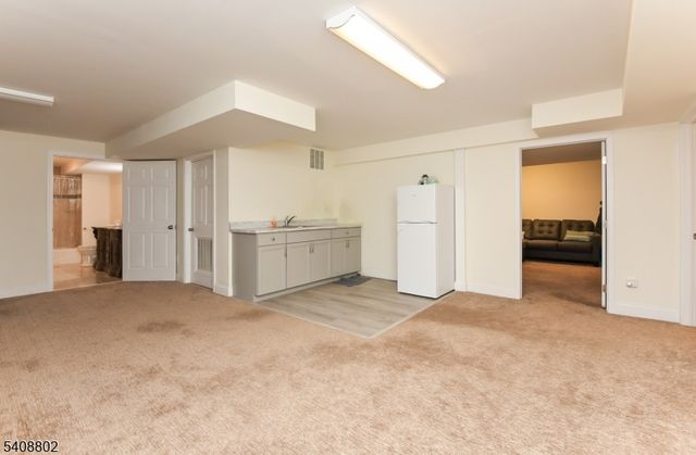 10 Raker Ct, Hillsborough Twp., NJ 08844