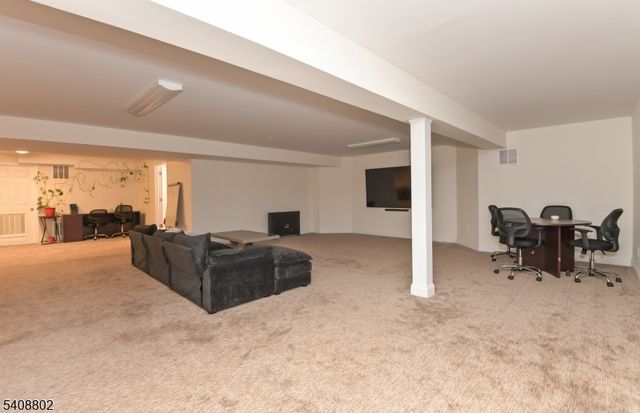 10 Raker Ct, Hillsborough Twp., NJ 08844