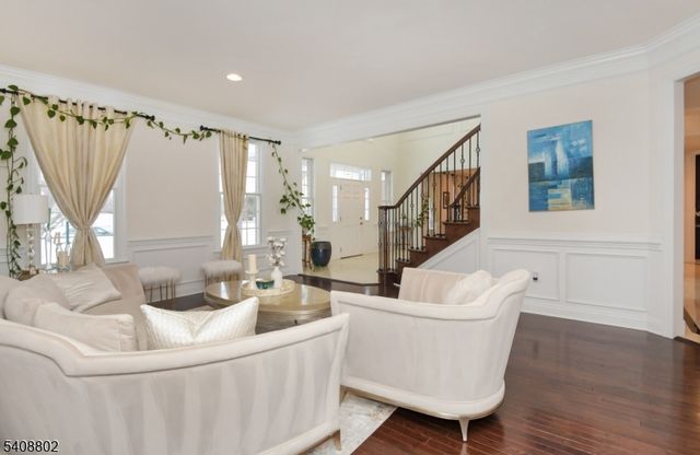 10 Raker Ct, Hillsborough Twp., NJ 08844