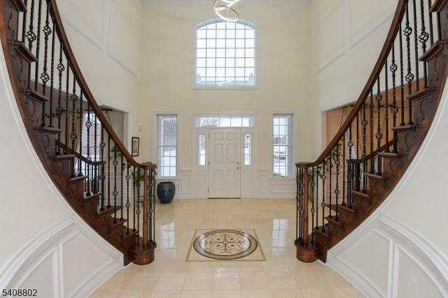 10 Raker Ct, Hillsborough Twp., NJ 08844