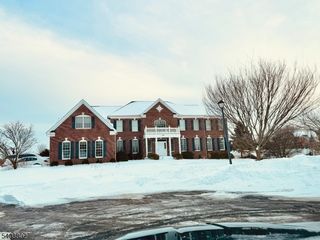 10 Raker Ct, Hillsborough Twp., NJ 08844