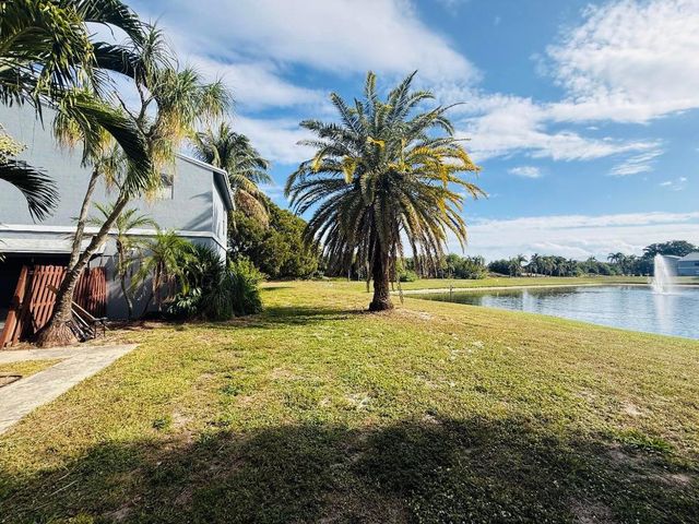 13 Crossings Circle C, Boynton Beach, FL 33435