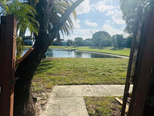 13 Crossings Circle C, Boynton Beach, FL 33435